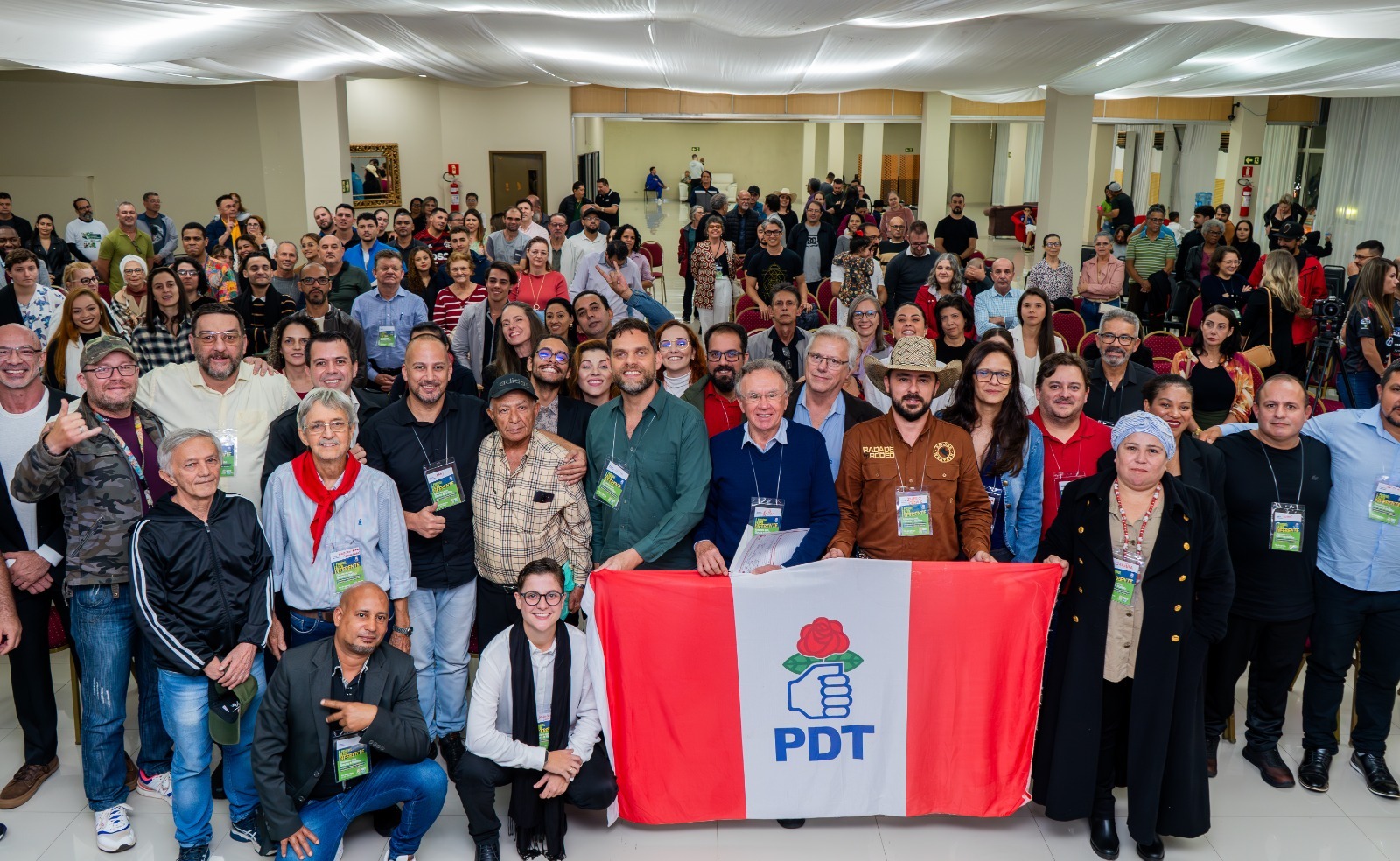 PDT Foz lança pré-candidaturas a prefeito, vereadores e vereadoras em evento com mais de 350 pessoas