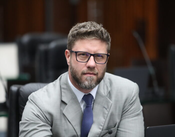 Requião Filho propõe ensino ético de Inteligência Artificial nas escolas públicas do Paraná