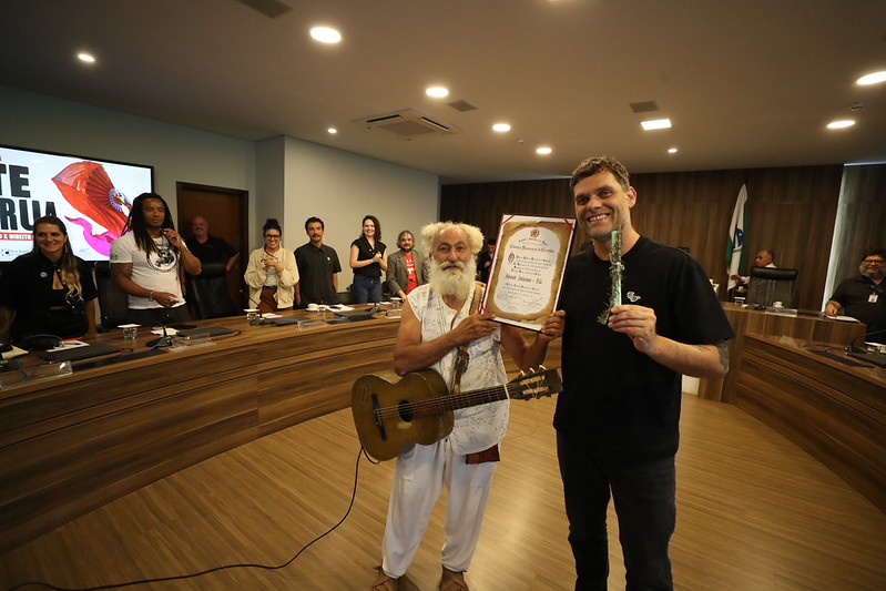 Assembleia Legislativa debate importância e desafios dos artistas de rua