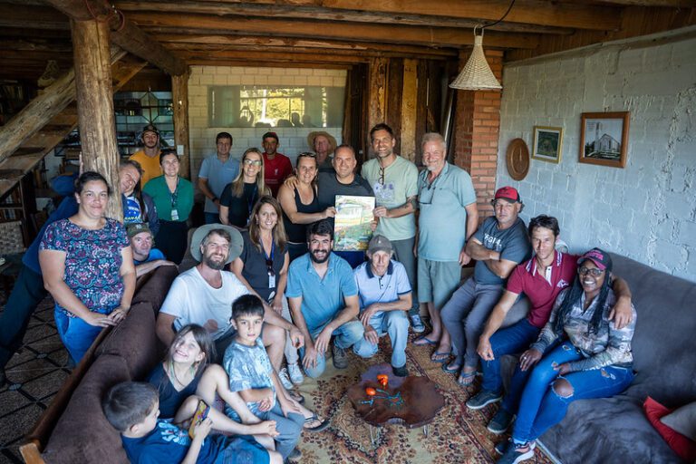 Goura debate agroecologia e parque Araçatuba-Quiriri com agricultores de Tijucas do Sul