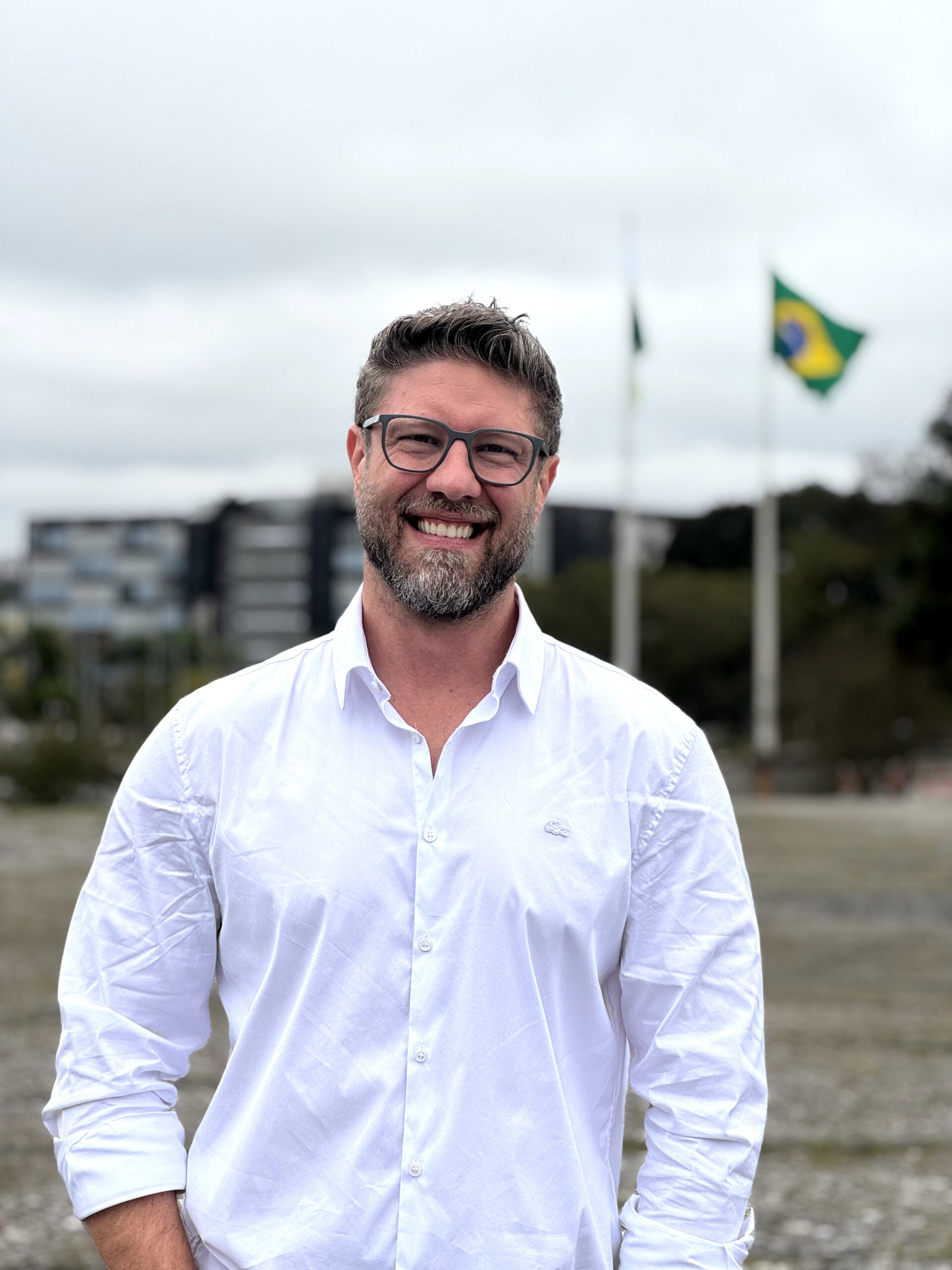 PDT oficializa candidatura de Requião Filho ao Governo do Paraná